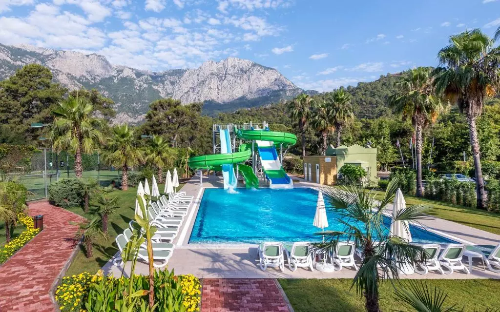 Miarosa Ghazal Resort  AQUA PARK.jpg